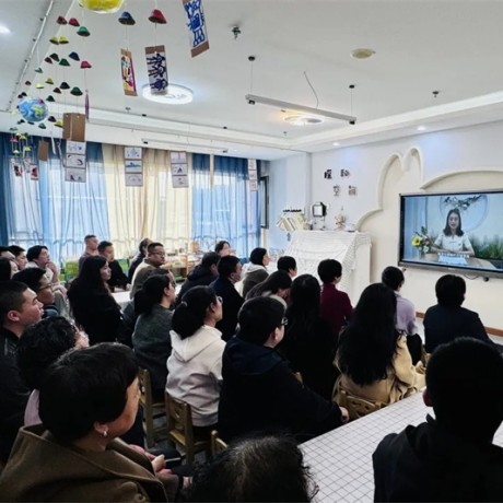 【家长见面会】陪一朵花开 赴一场春约——城关区东岗东路幼儿园（原区保普合分院）2025年春季学期家长会