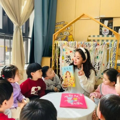 【主题活动】三月春风暖 芳华绽童心